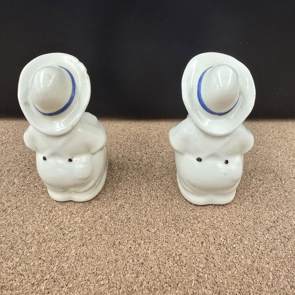 Vintage Shawnee Pottery Farmer Pig Salt & Pepper Shakers Original Corks